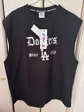 MLB Dodgers black Tee with white LA Logo
